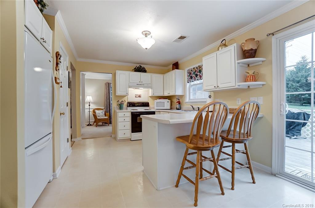 12524 Old Timber Road Charlotte, NC 28269 - Photo 10 of 35 Gallery Image 10
