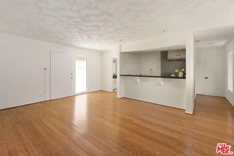 $1,399,000 | 1561 Carmona Avenue, Los Angeles, CA 90019