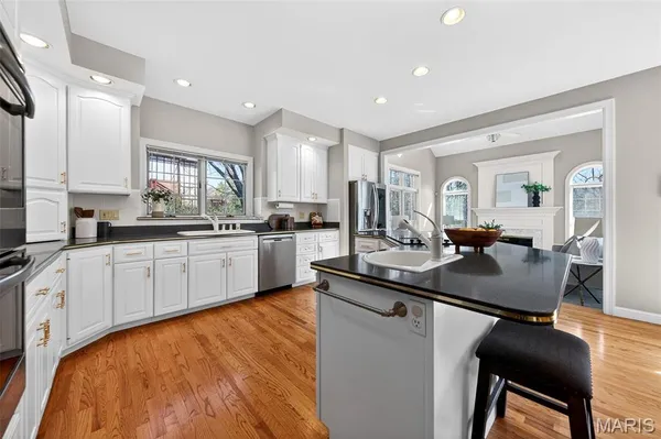 $1,750,000 | 13020 Pingry Place, St. Louis, MO 63131