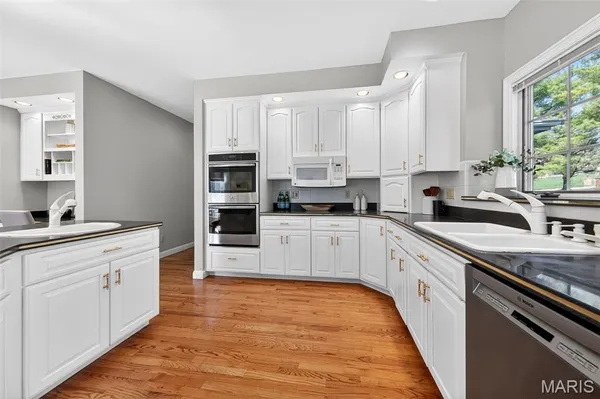 $1,750,000 | 13020 Pingry Place, St. Louis, MO 63131