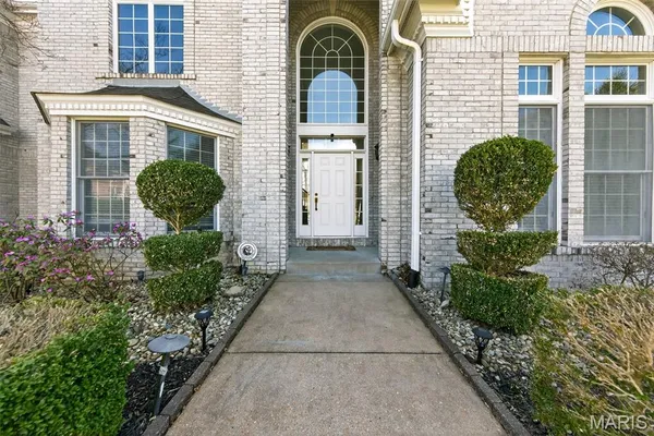 $1,750,000 | 13020 Pingry Place, St. Louis, MO 63131