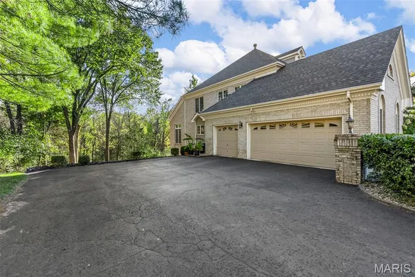 $1,750,000 | 13020 Pingry Place, St. Louis, MO 63131