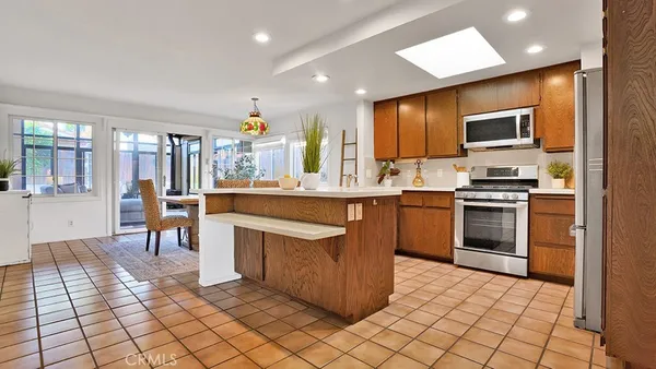 $950,000 | 26655 Calle Lorenzo, San Juan Capistrano, CA 92675