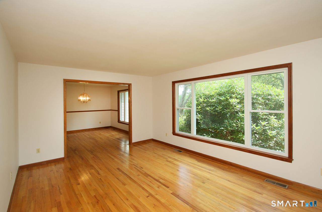 328 Saybrook Road Orange, CT 06477 - Photo 13 of 40 Gallery Image 13