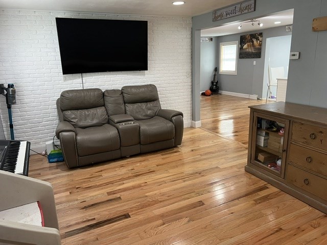 289 Burnham Road Lowell, MA 01852 - Photo 11 of 22