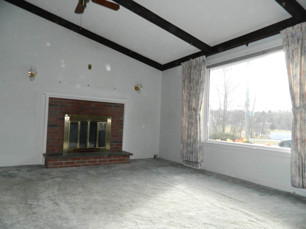 51 Governor Chittenden Road Williston, VT 05495 - Photo 3 of 21
