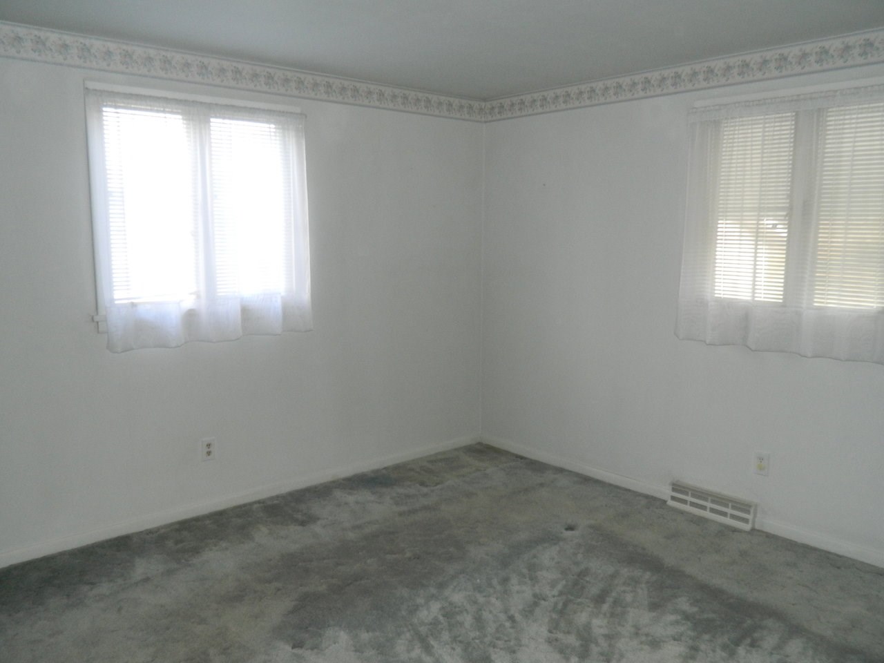 51 Governor Chittenden Road Williston, VT 05495 - Photo 7 of 21