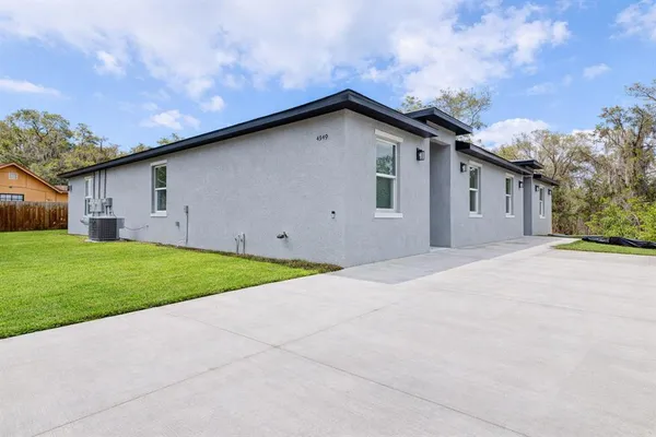 $1,790 | 4949 Ives Avenue, Unit B, Deleon Springs, FL 32130