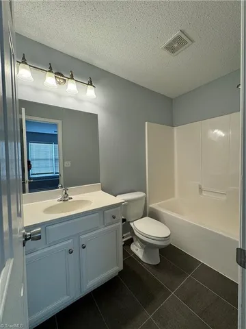 $1,650 | 3021 Kensington Place, Winston-Salem, NC 27103