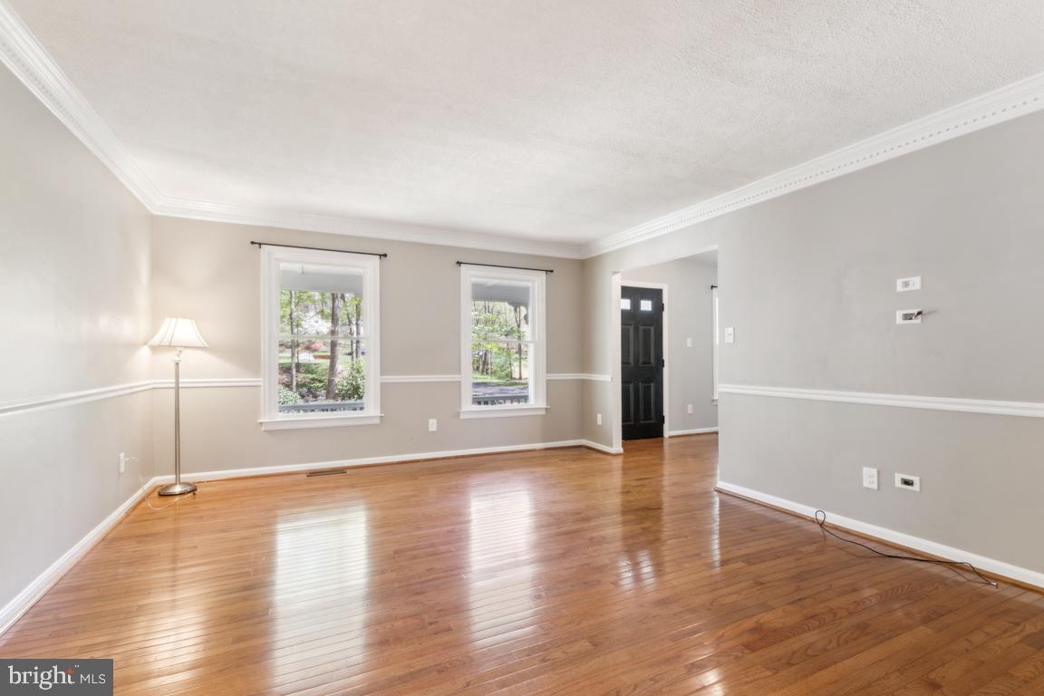 12320 Running Deer Road Manassas, VA 20112 - Photo 11 of 39 Living