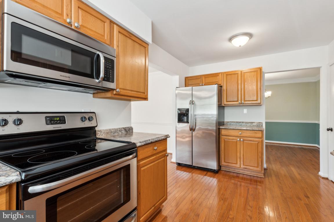 12320 Running Deer Road Manassas, VA 20112 - Photo 6 of 39 Kitchen (Main Level)