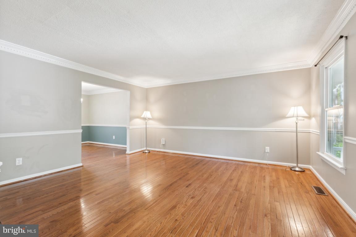 12320 Running Deer Road Manassas, VA 20112 - Photo 10 of 39 Living