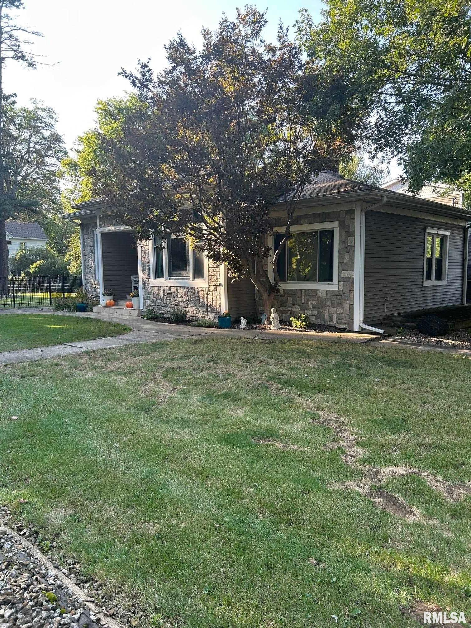 603 West 3rd Street Delavan, IL 61734 - Photo 2 of 9 Gallery Image 2