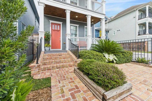$850,000 | 209 West 24th Street, Houston, TX 77008