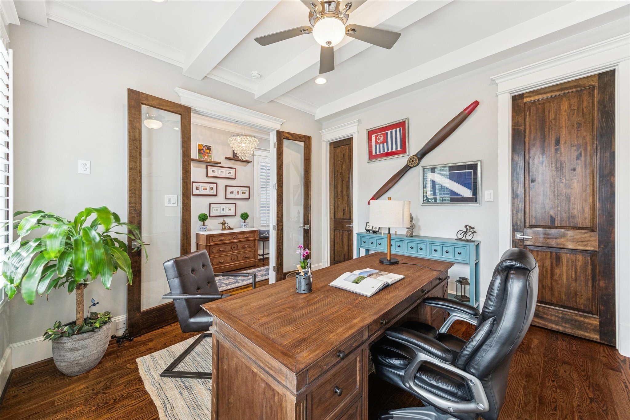 209 West 24th Street Houston, TX 77008 - Photo 15 of 36 Additional view of the fourth bedroom/home office, with the walk-in closet on the right and the full bathroom on the left.
