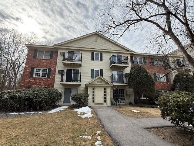 3 Oak Hill Lane, Unit 301 Nashua, NH 03062 - Photo 1 of 21