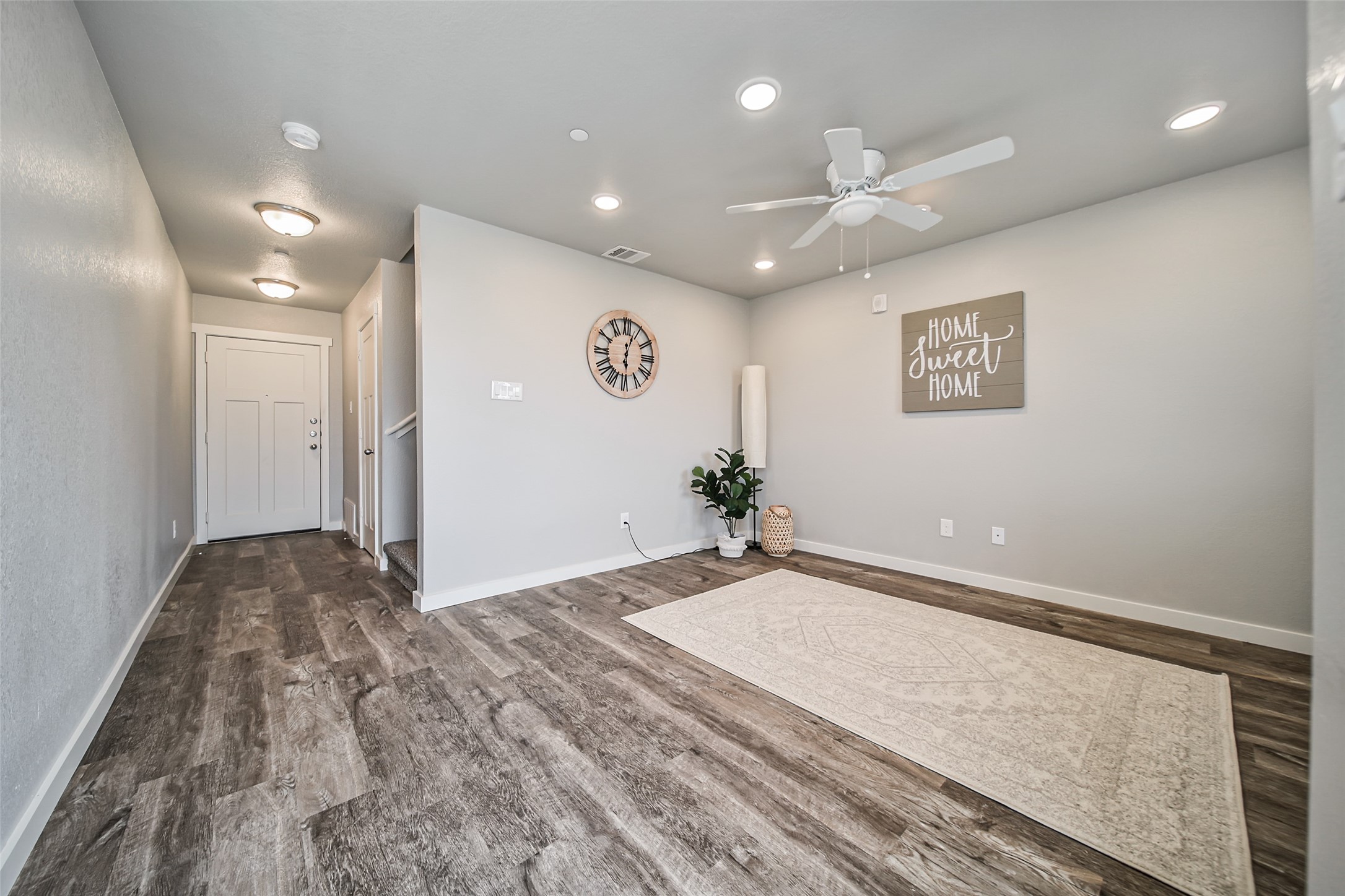 21155 Gosling Road, Unit 15 CD Spring, TX 77388 - Photo 5 of 34 a view of a hallway with a large space