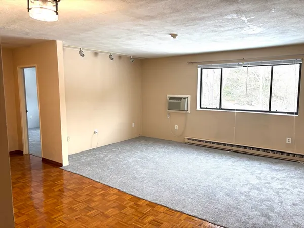 $2,400 | 67 Milliken Avenue, Unit 22B, Franklin, MA 02038