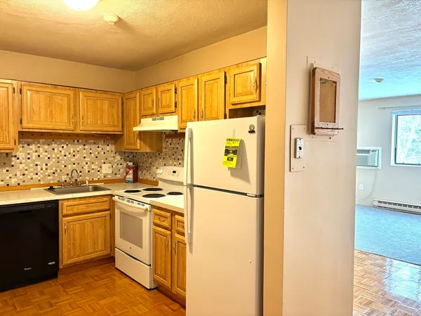 $2,400 | 67 Milliken Avenue, Unit 22B, Franklin, MA 02038