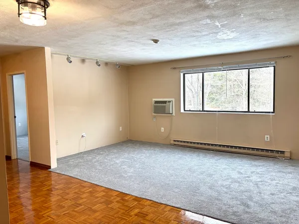 $2,400 | 67 Milliken Avenue, Unit 22B, Franklin, MA 02038