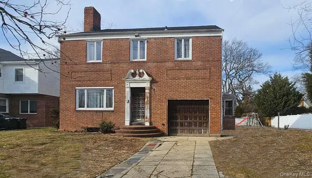 $1,350,000 | 770 West Broadway, Woodmere, NY 11598