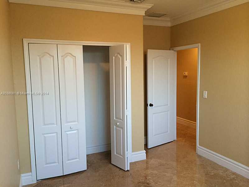 14926 Southwest 22 Street Miami, FL 33185 - Photo 13 of 29 Gallery Image 13