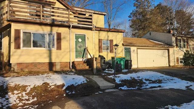 $2,350 | 39 Elmwood Street, Unit 1, North Attleboro, MA 02760