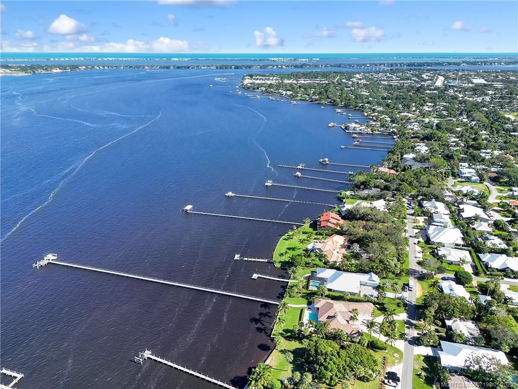 825 Southeast Riverside Drive Stuart, FL 34994 - Photo 9 of 96 Gallery Image 9