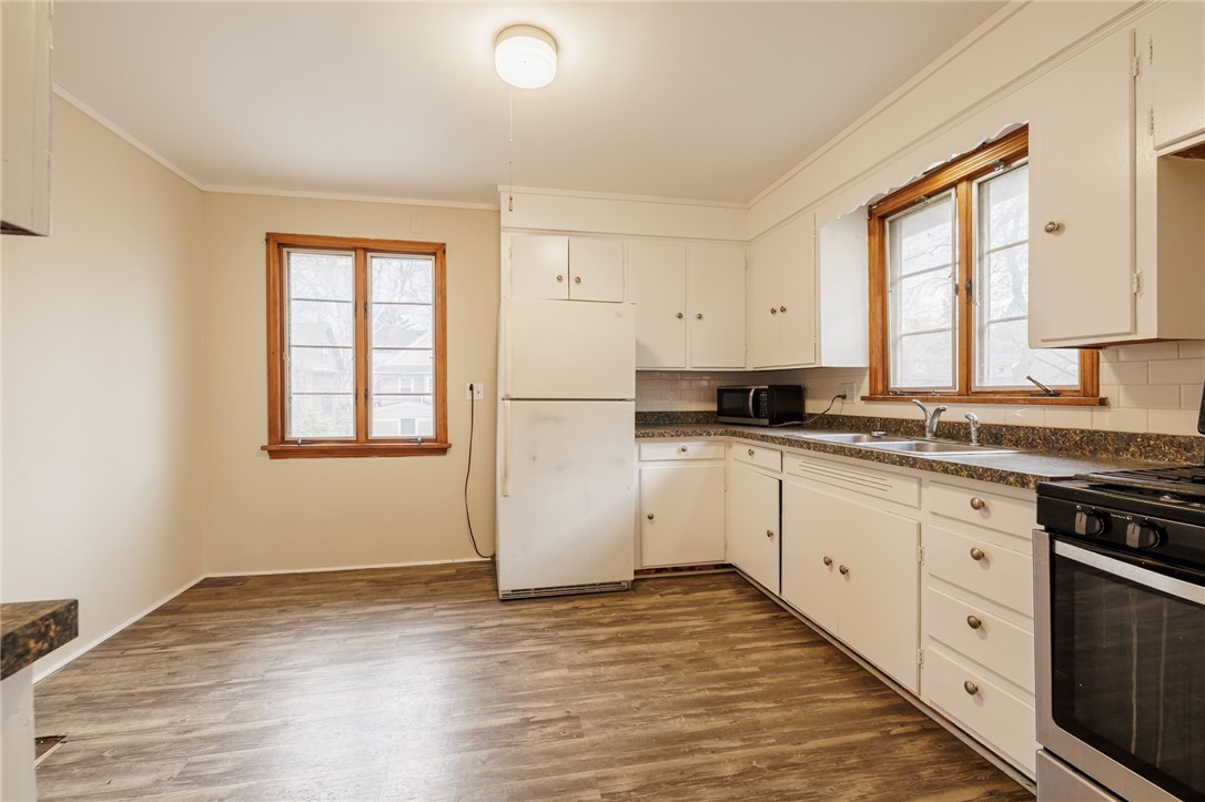 326 Barrington Street Rochester, NY 14607 - Photo 17 of 41