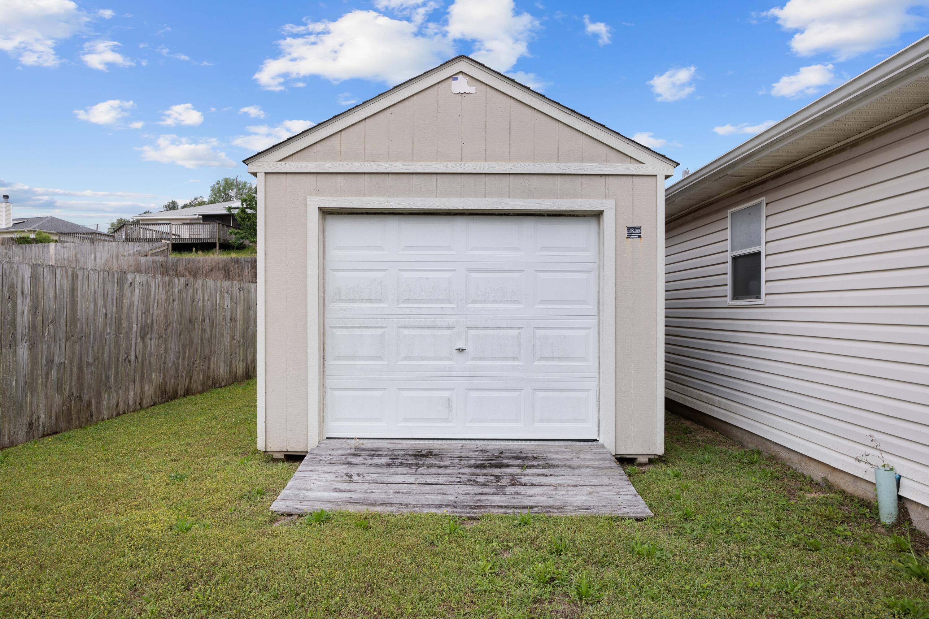 419 Bobby Drive Crestview, FL 32536 - Photo 38 of 42 a view of outdoor space and yard