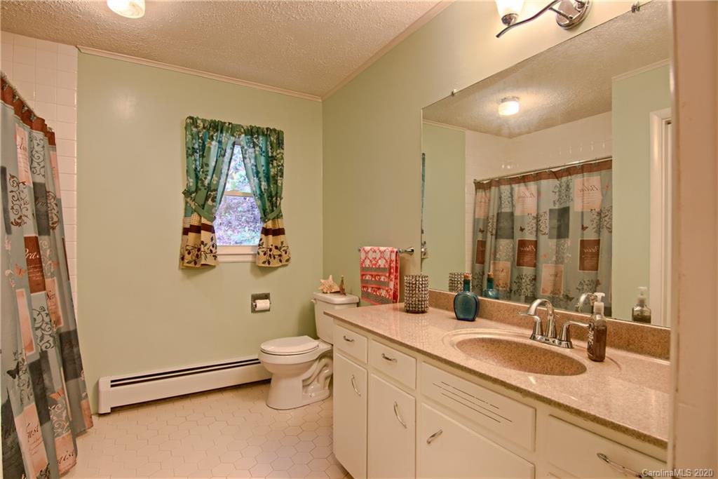 195 Ridgeview Road Spruce Pine, NC 28777 - Photo 20 of 48 Gallery Image 20