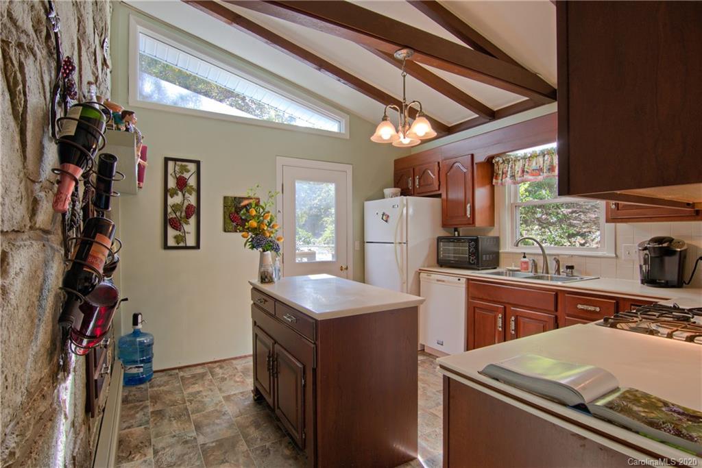 195 Ridgeview Road Spruce Pine, NC 28777 - Photo 7 of 48 Gallery Image 7
