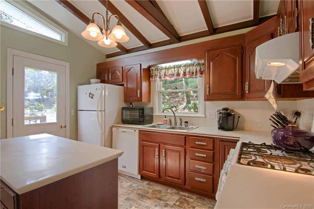 195 Ridgeview Road Spruce Pine, NC 28777 - Photo 8 of 48 Gallery Image 8
