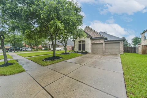 $320,000 | 15922 Azalea Shores Court, Houston, TX 77044