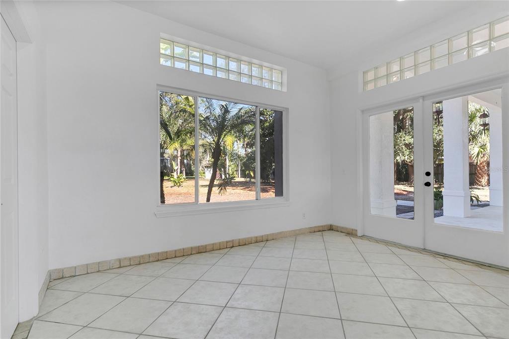 336 Mary Jess Road Orlando, FL 32839 - Photo 38 of 63 an empty room with windows