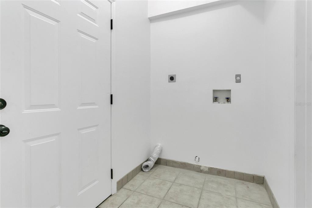 336 Mary Jess Road Orlando, FL 32839 - Photo 40 of 63 a view of small space