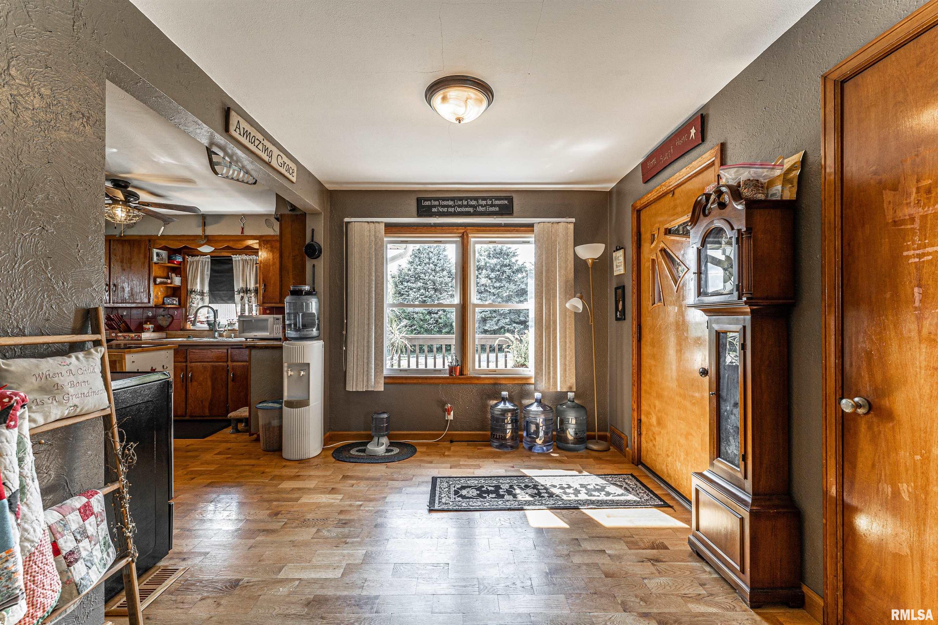 21827 Litwiller Road Delavan, IL 61734 - Photo 8 of 36