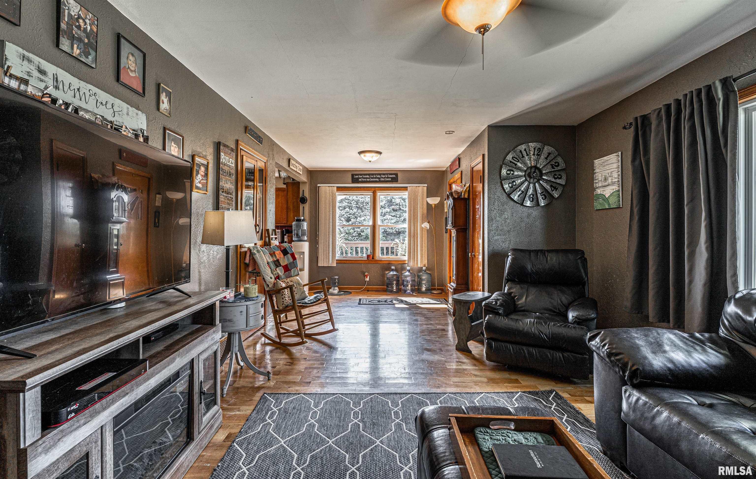 21827 Litwiller Road Delavan, IL 61734 - Photo 9 of 36