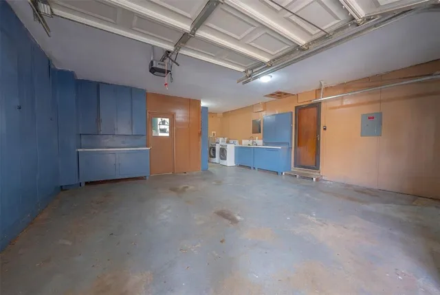 a view of utility room