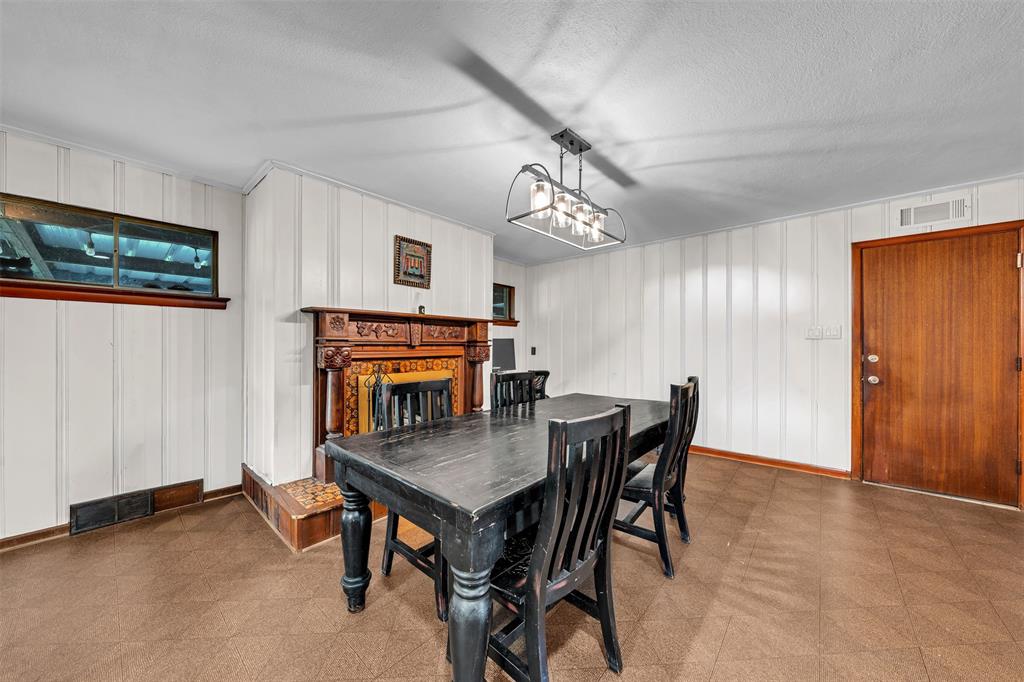 106 Lakeridge Road Lakeside, TX 76108 - Photo 3 of 40 a dining room with furniture and window