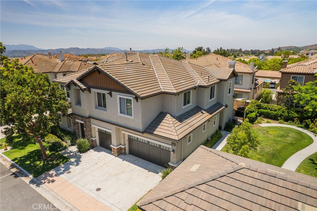 6807 Simmons Way Moorpark, CA 93021 - Photo 32 of 43 an aerial view of a house