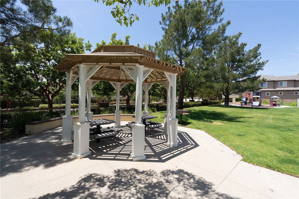 6807 Simmons Way Moorpark, CA 93021 - Photo 34 of 43 a view of a park with large trees