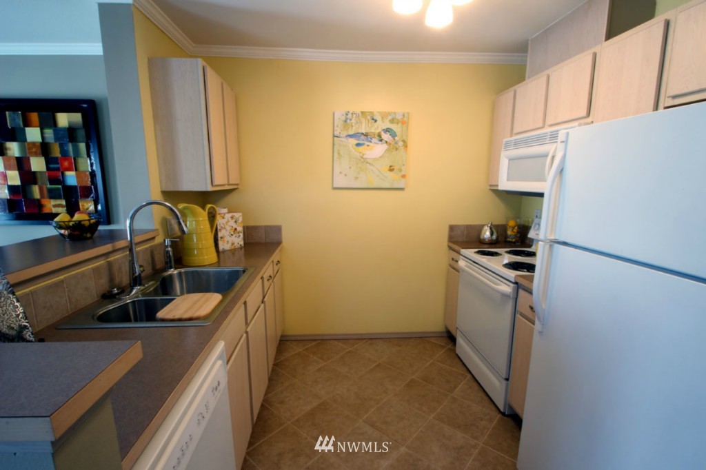 600 North 85th Street, Unit 212 Seattle, WA 98103 - Photo 6 of 25 Gallery Image 6