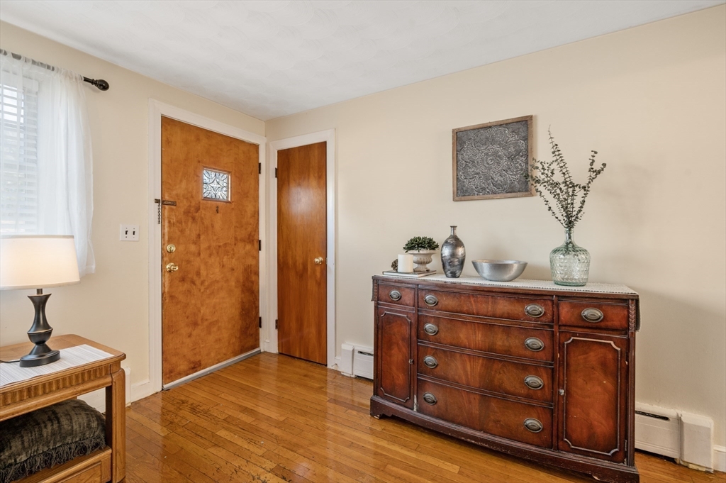 20 Springvale Road Norwood, MA 02062 - Photo 6 of 37 Gallery Image 6