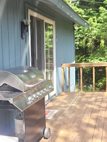 $435,000 | 27 Country Court, Wilmington, VT 05363