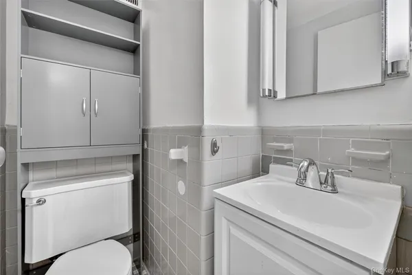 $2,600 | 6 Fordham Hill Ovl, Unit 14B | University Heights