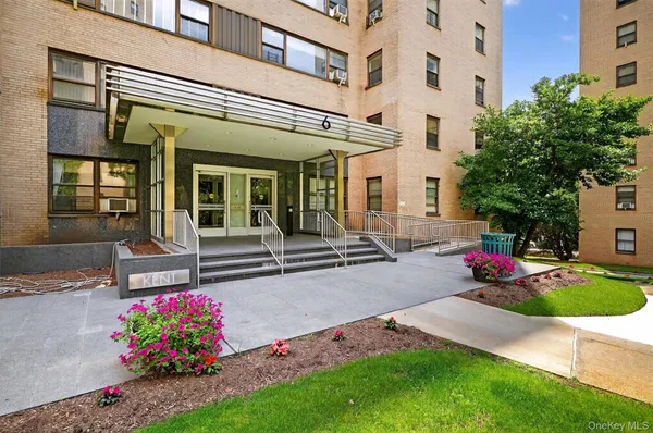 $2,600 | 6 Fordham Hill Ovl, Unit 14B | University Heights