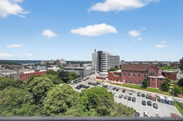 $2,600 | 6 Fordham Hill Ovl, Unit 14B | University Heights