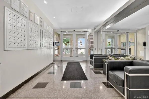 $2,600 | 6 Fordham Hill Ovl, Unit 14B | University Heights