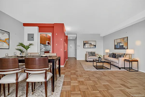 $2,600 | 6 Fordham Hill Ovl, Unit 14B | University Heights